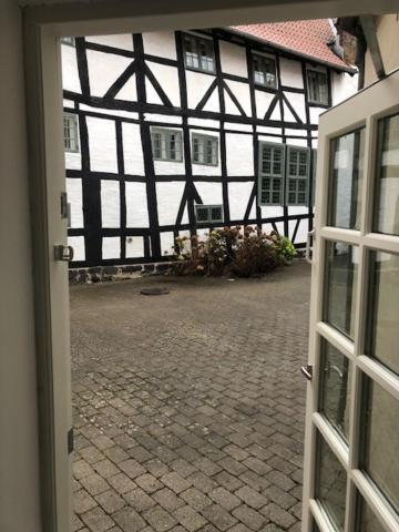 Stemningsfuld Lejlighed - 3 Minutters Gang Fra H.C. Andersens Hus Lägenhet Odense Exteriör bild